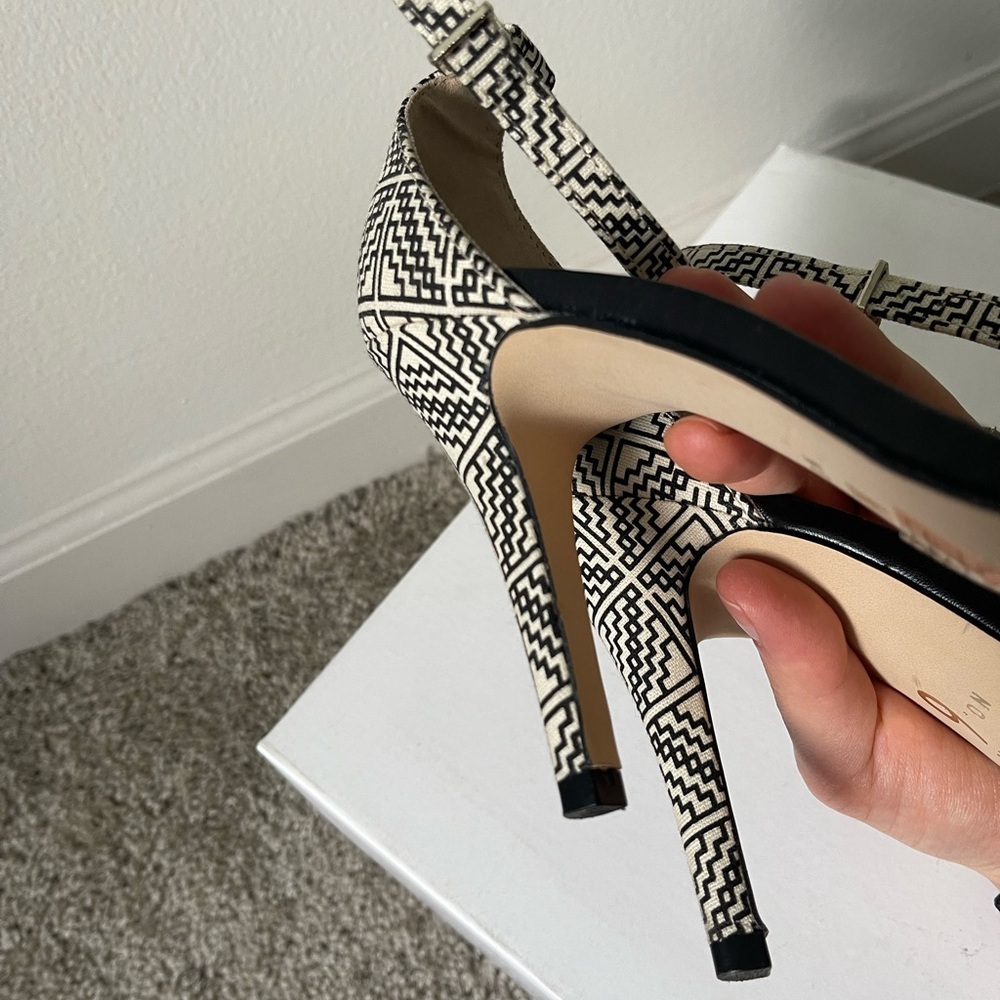 Mix No.6 Lina Women’s Black Faux Leather Ankle Strap High Heel Size 8.5 - Picture 9 of 9